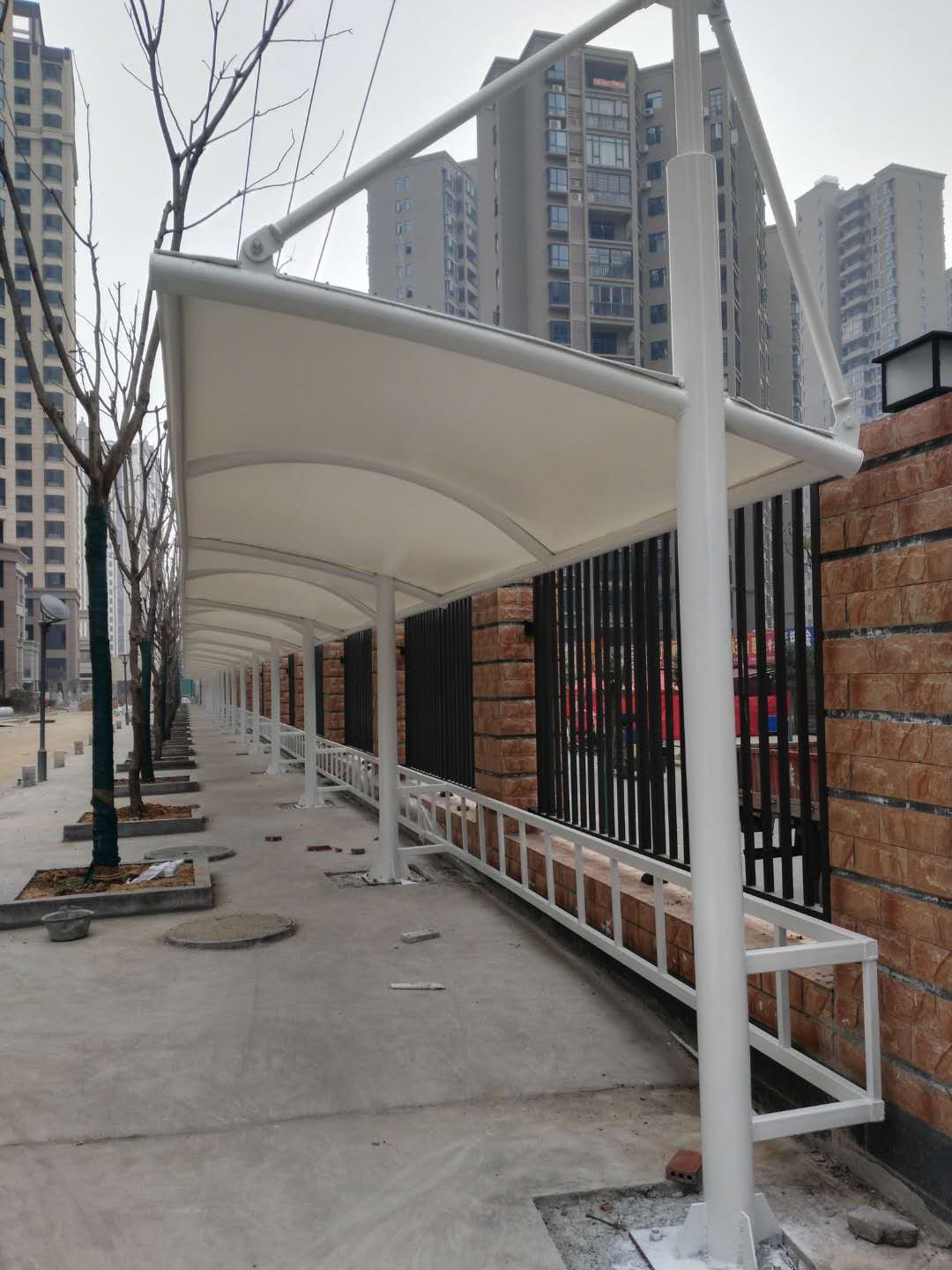 单挑式膜结构非机动车棚