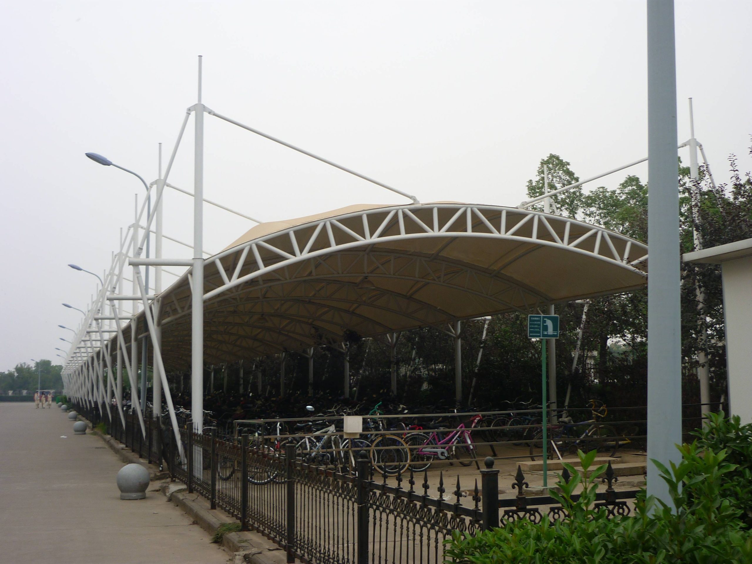 膜结构双排式非机动车棚